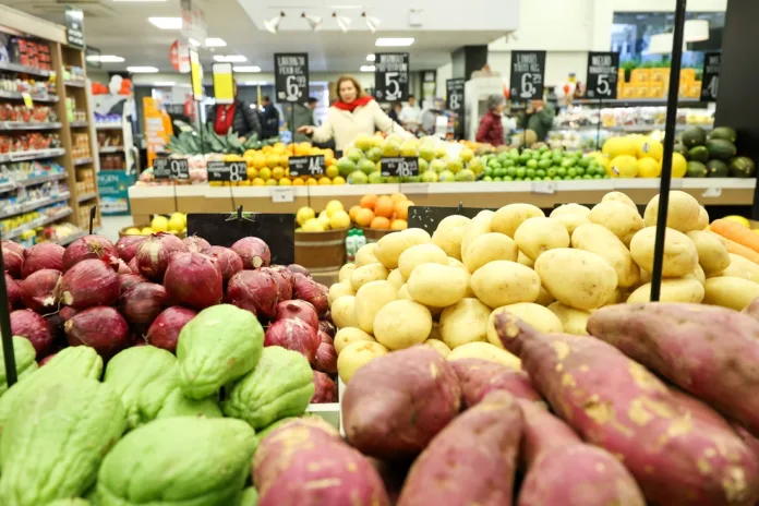Economia aquecida: vendas disparam no setor de supermercados e colocam Santa Catarina no topo do ranking nacional