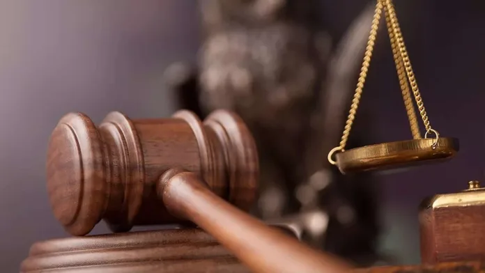 Tribunal do Júri julga homem por morte e tentativas de homicídio após briga política Tribunal do Júri julga homem por morte e tentativas de homicídio após briga política