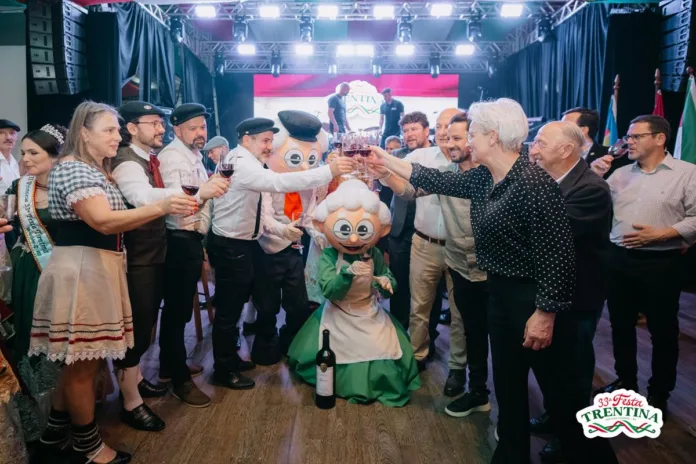 Tradição, cultura e emoção marcaram a 33ª Festa Trentina!