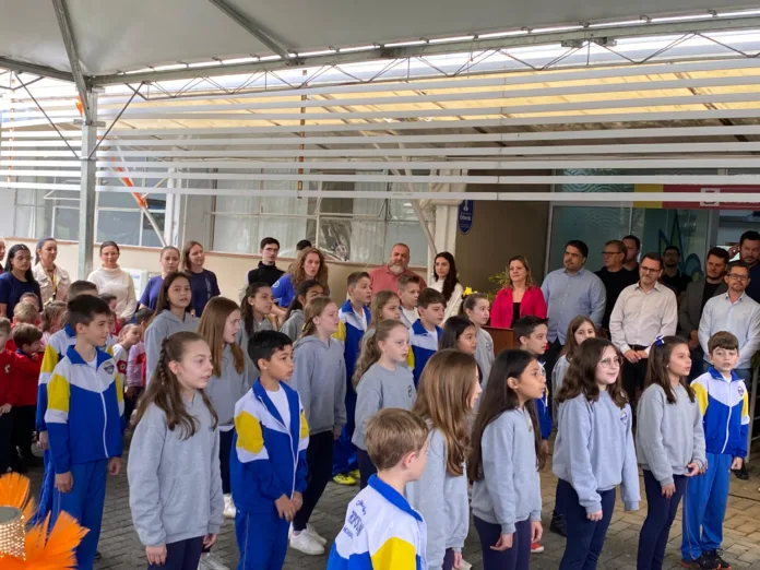 Homenagem Cívica destaca poesia, música e fanfarras em Indaial