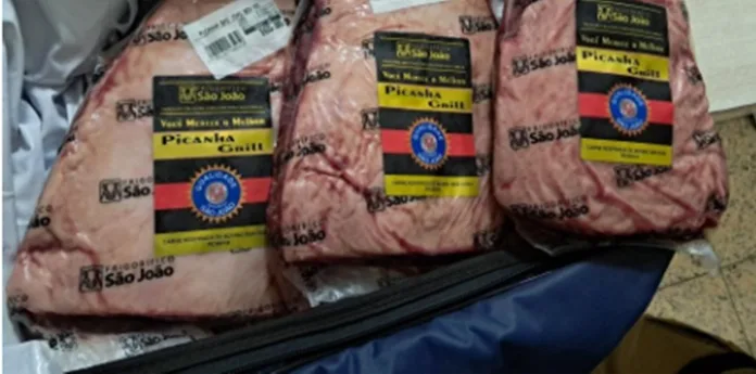 Homem é preso por furto de carne em supermercado de Timbó