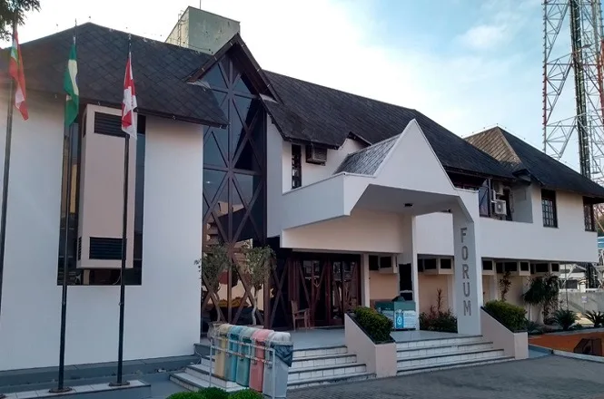 Filho que matou o pai e tentou matar a mãe por herança é condenado em júri popular