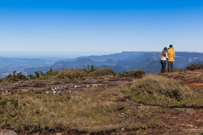 Gasto médio dos turistas cresce 26% na temporada de inverno na Serra, aponta pesquisa da Fecomércio SC