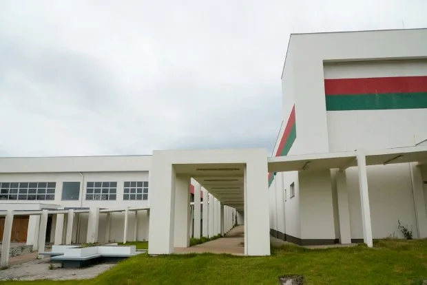 Escolas cívico-militares expandem ensino da disciplina e valores sociais com duas novas unidades em SC
