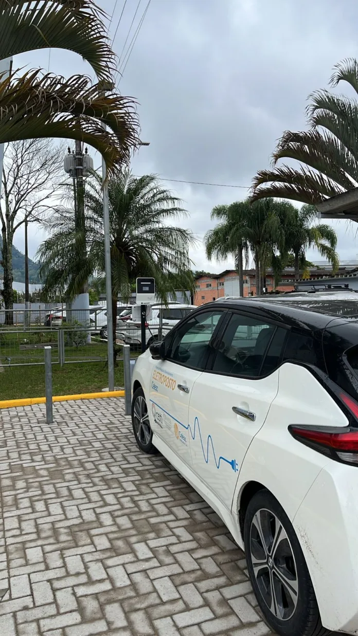 Celesc instala novo eletroposto em Rio do Sul e amplia rede de mobilidade elétrica no Alto Vale