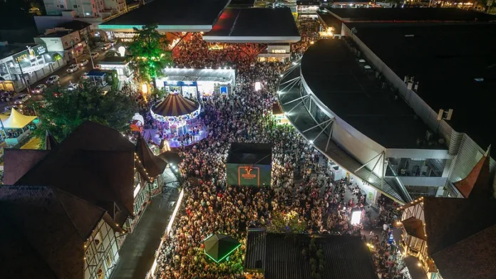Oktoberfest Blumenau reforça compromisso com a segurança e comprova qualidade das bebidas alcoólicas destiladas