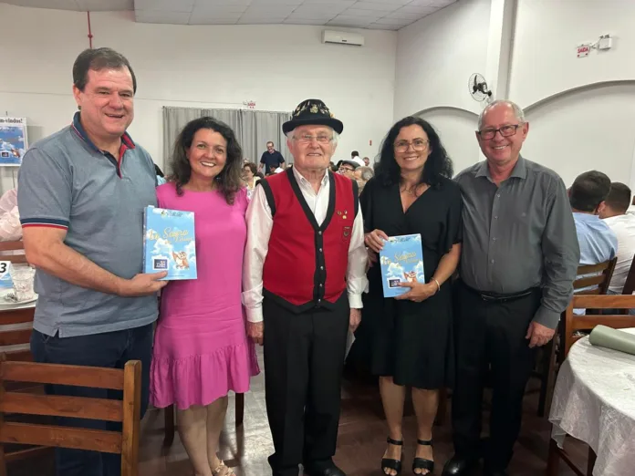 Lançamento do Livro La Sagra Lançamento do Livro La Sagra