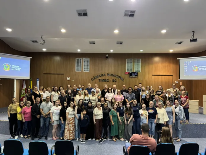 Sessão Ordinária da Câmara de Timbó destacou homenagens e votações importantes