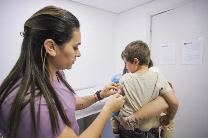 Santa Catarina aplicou mais de 191 mil doses em três semanas da campanha e segue reforçando a vacinação Santa Catarina aplicou mais de 191 mil doses em três semanas da campanha e segue reforçando a vacinação