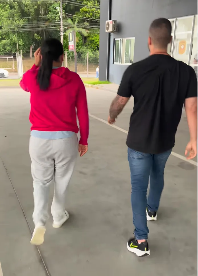 Polícia Civil prende mulher foragida da justiça Polícia Civil prende mulher foragida da justiça