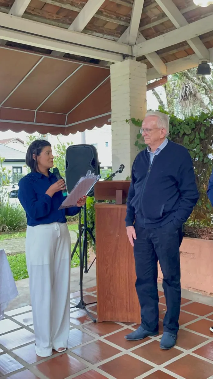 Lançamento literário “Mariana” emociona na Casa do Poeta