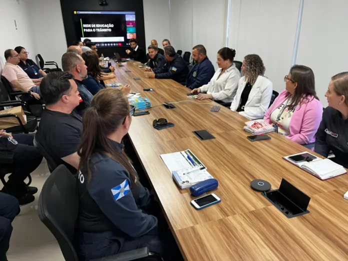 Demutran de Timbó integra Rede de Educação de Trânsito