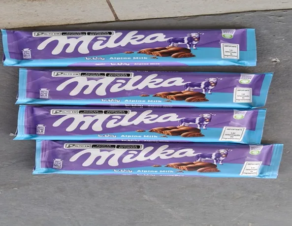 Homem é preso por furto de barras de chocolate em supermercado