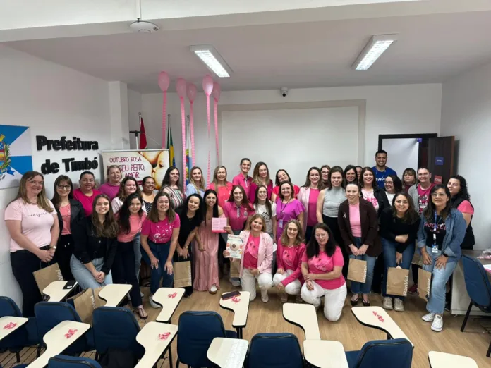 Palestra sobre prevenção ao câncer de mama conscientiza servidores da Prefeitura de Timbó