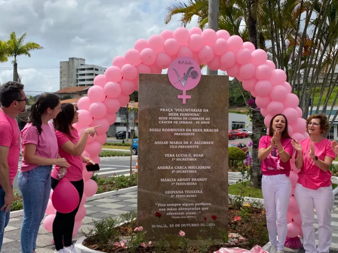 Indaial inaugura Praça Voluntárias da Rede Feminina de Combate ao Câncer Indaial inaugura Praça Voluntárias da Rede Feminina de Combate ao Câncer