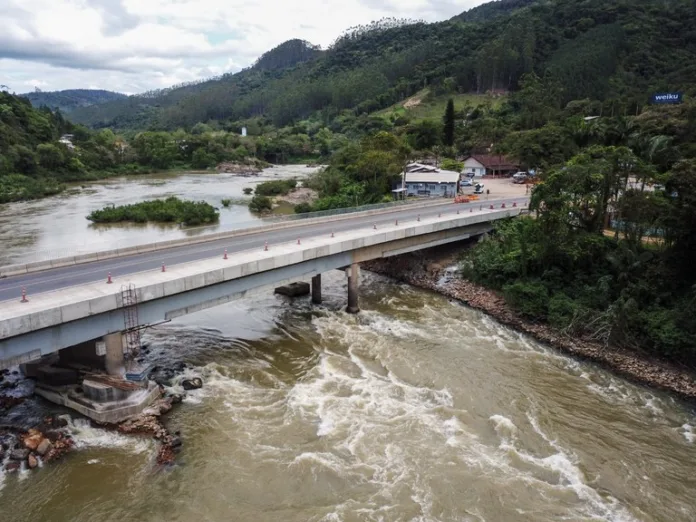 Tráfego liberado na ponte sobre o Rio Itajaí-Açu II, na BR-470/SC