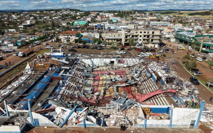 Tornados simultâneos no Sul surpreenderam meteorologistas