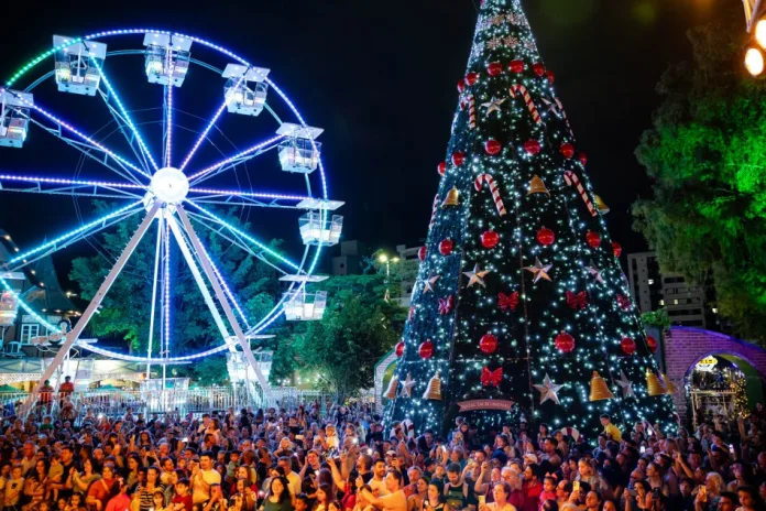 Brinquedos, novidades e pagamento digital: veja o que esperar do Natal em Blumenau 2025