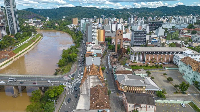 Blumenau abre debate sobre mobilidade e desenvolvimento urbano com audiência pública