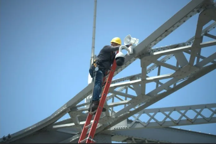 Ponte Hercílio Luz recebe sistema de câmeras com reconhecimento facial