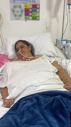 Vaquinha solidária ajuda filho a cuidar da mãe após AVC