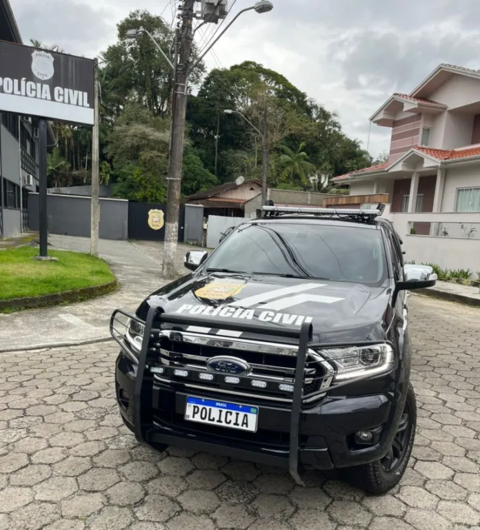 Fraude de R$ 160 mil: Polícia Civil prende três suspeitos em operação no Vale e Litoral de SC