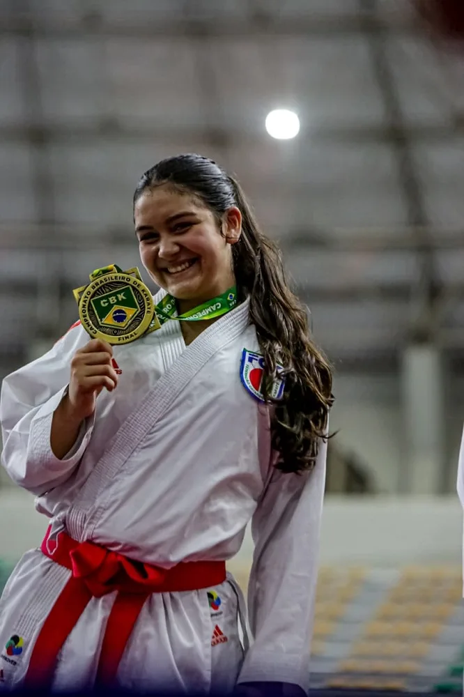 Atleta indaialense no Campeonato Brasileiro de Karatê conquista duas medalhas
