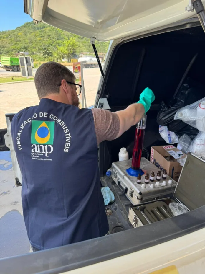 Procon de Indaial, ANP e Imetro/SC realizam operação conjunta em postos de combustíveis