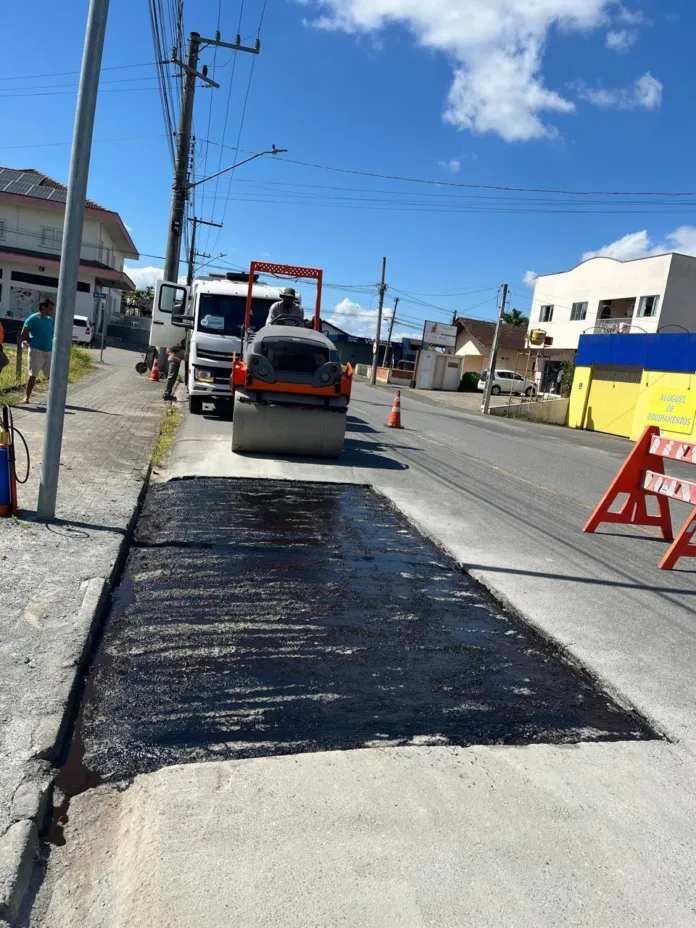Samae destaca serviços de reparos no asfalto e melhorias na semana