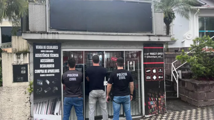 Polícia Civil de Santa Catarina cumpre mandado de busca e apreensão