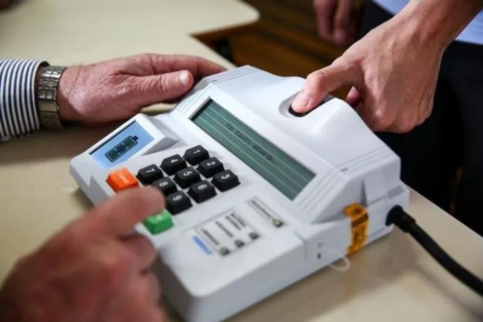 Justiça Eleitoral de SC modifica alerta sobre biometria enviada por WhatsApp