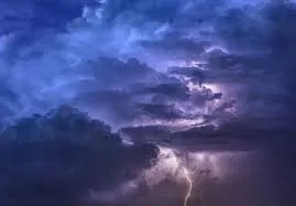 Vale do Itajaí: frente fria intensifica temporais com raios, granizo e ventos fortes nesta sexta-feira