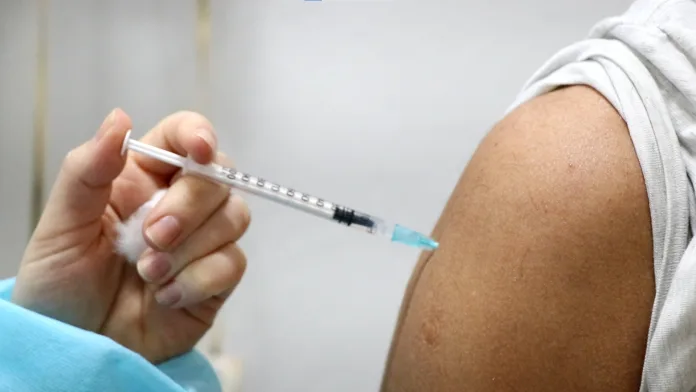 Santa Catarina alerta para a importância da vacinação diante de aumento de casos de meningite Por ASCOM | SES 22 de novembro de 2025