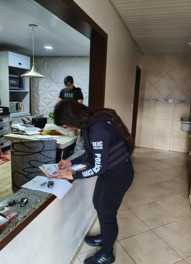 Polícia Civil cumpre mandados contra ex-servidores da Secretaria de Obras de Timbó