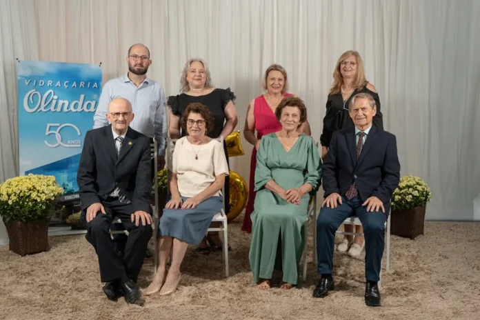 Vidraçaria celebra 50 anos de história e dedicação em Timbó, transformando vidro em sonhos e conquistas