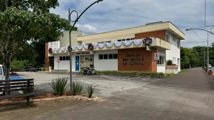 Casa da Educação e História Tibério Valcanaia eterniza legado cultural de Timbó