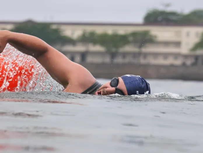 Guilherme Bassani completa os 10 km da prova Rei e Rainha do Mar Copacabana