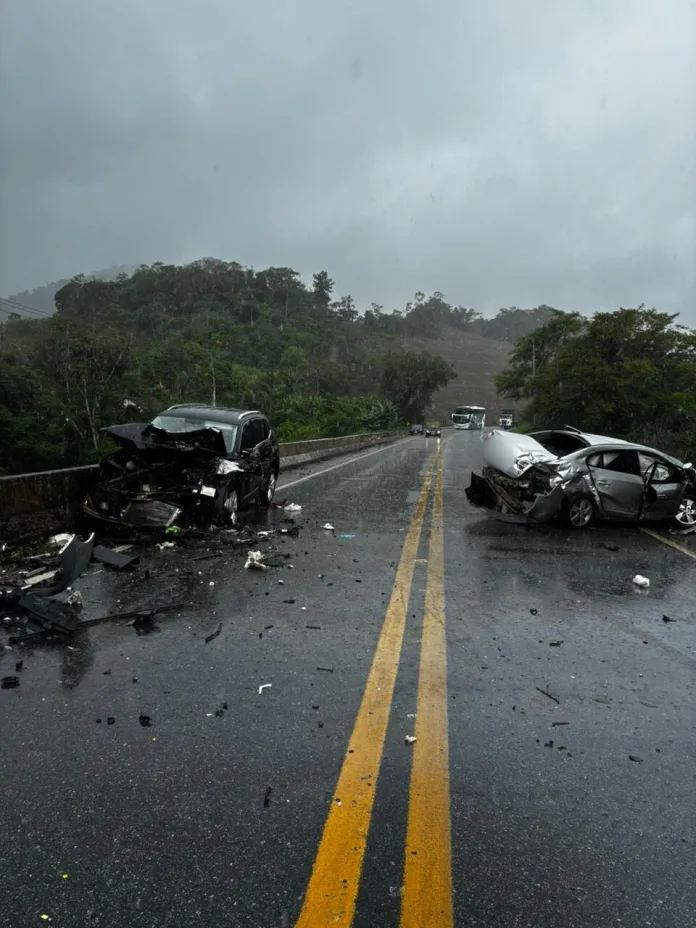 Acidente na BR-470 entre Ascurra e Rodeio deixa dois feridos