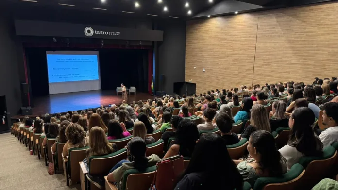 Educação de Timbó realiza formações pedagógicas de boas-vindas
