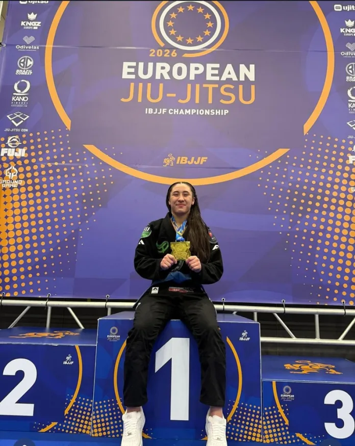 Indaial celebra conquista internacional de Eloá Lopes no Jiu-Jitsu