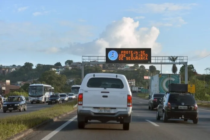 Mais de 13,2 mil motoristas de Santa Catarina já tiveram CNH renovada automaticamente, com economia de R$ 5,6 milhões