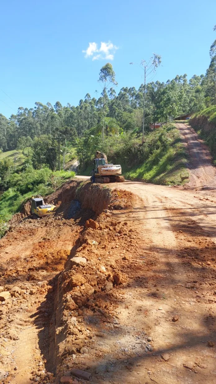 Obras de contenção reforçam segurança viária da rua Marechal Castelo Branco em Doutor Pedrinho