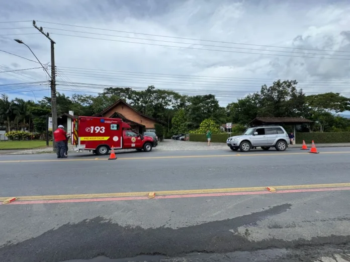 Idosa fica ferida ao ser atropelada em Pomerode
