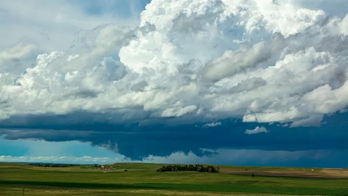 Semana de calor e instabilidade ganha força em todo o estado na quinta-feira (29)
