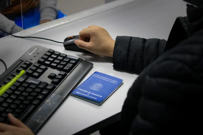 Sine Santa Catarina oferece mais de 9 mil vagas de emprego