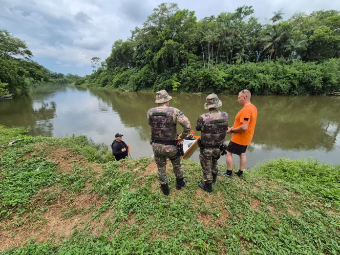 Após denúncias, Defesa Civil aciona órgãos ambientais para apurar contaminação no rio Benedito