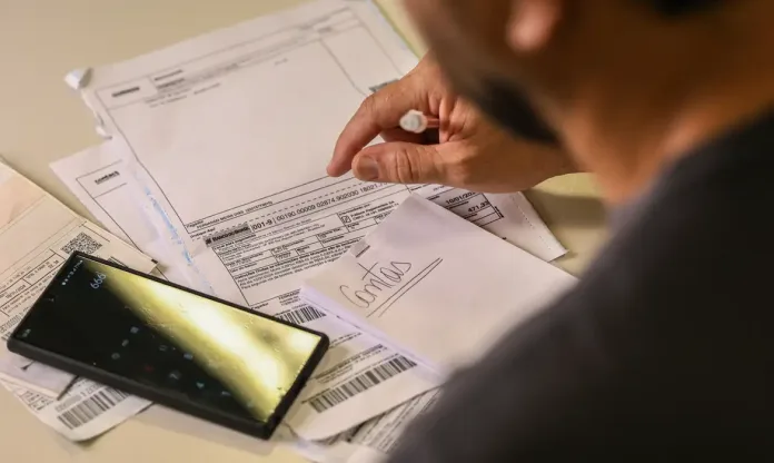 Salário mínimo de R$ 1.621 já está em vigor em todo o país