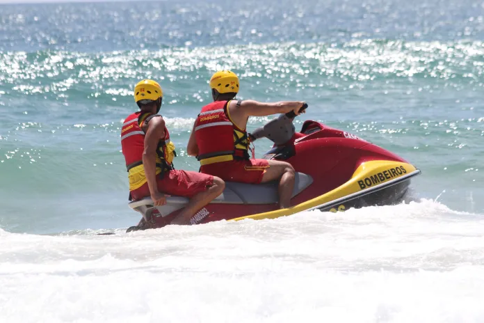 CBMSC encerra alta temporada com média de 43 salvamentos por dia e inicia pós-temporada no litoral catarinense