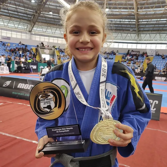 Pequena no tamanho, gigante no tatame: atleta conquista o bicampeonato sul-americano