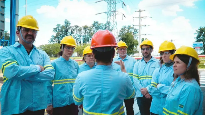 Estudo da CNI mostra os estados mais afetados com eventual redução da jornada de trabalho. SC está entre os mais impactados